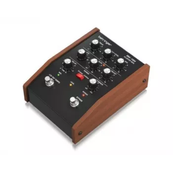 Pedal de efeitos para guitarra Behringer BM-18M CLUSTER BOX