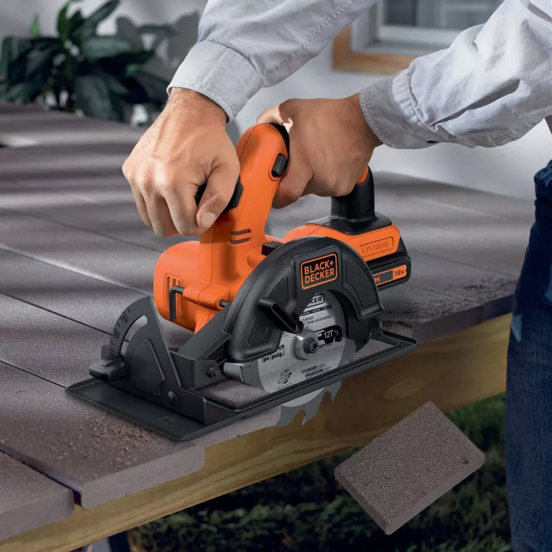 Serra circular manual a bateria Black & Decker BDCCS18N-XJ 18V