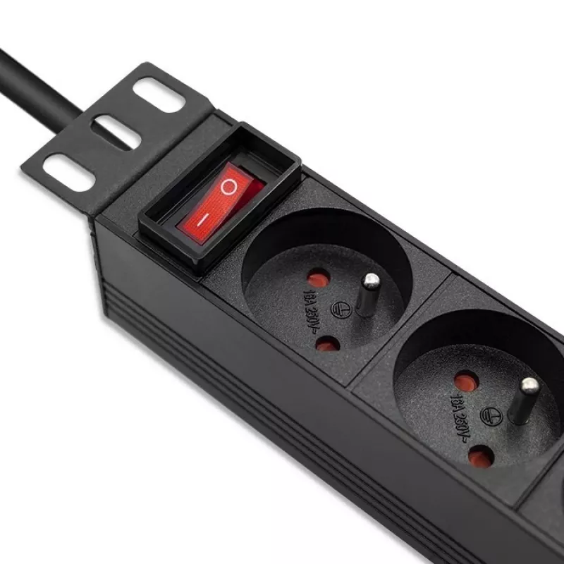 PDU de alumínio Qoltec para RACK 10'' | 1U | 16A | 4xFRANCESA | 1,8m