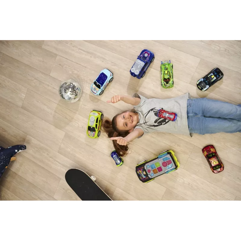 Carro Dickie Toys Mercedes-Benz E-Class Beat Spinner azul 3 pilhas AA