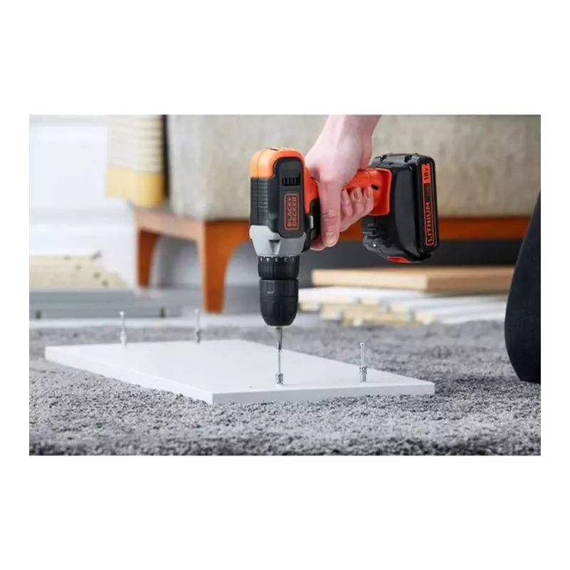 BLACK & DECKER | Berbequim aparafusador com bateria | BCD001C2-QW | 18 V | 2x1,5 Ah | Lítio