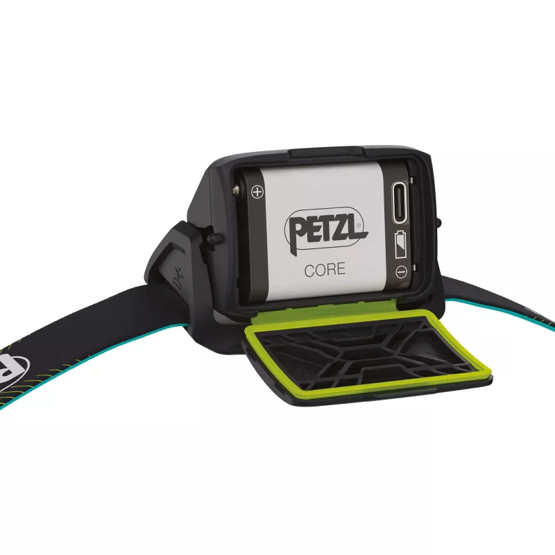 Lanterna Petzl E065AB03 Actik Core verde (E065AB03)