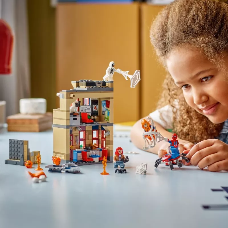 Conjunto LEGO Marvel 76317 Apartamento do Peter Parker com minifigura Spider-Man
