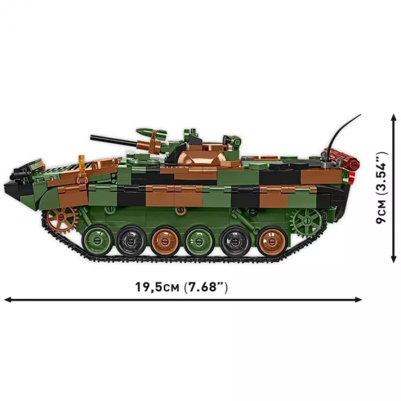 Conjunto de blocos Cobi Armed Forces BWP-1 2630 — conjunto modelo do veículo blindado anfíbio polaco-ucraniano