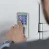 Fechadura de código com impressão digital e RFID QOLTEC 52447 com proteção IP68