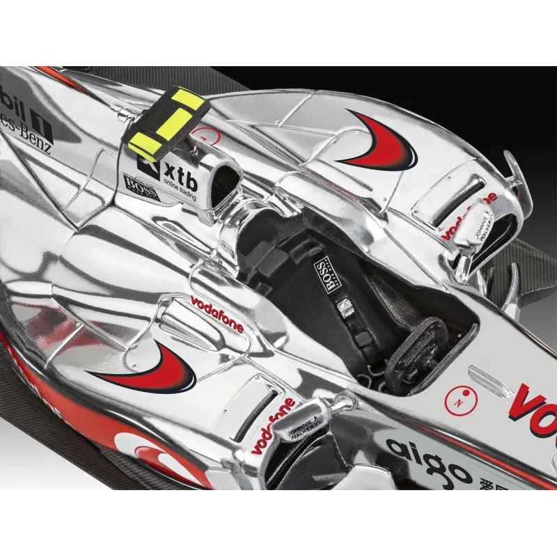 Maquete em plástico REVELL McLaren Mercedes MP4-25 Lewis Hamilton — escala 1:24