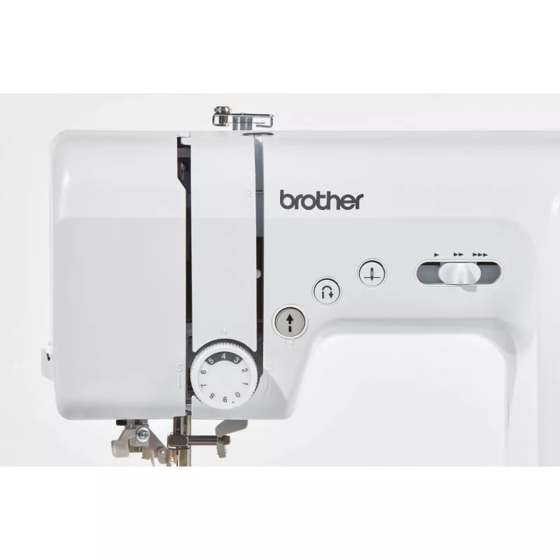 Máquina de costura Brother FS70WTx — 70 pontos, ecrã LCD, 750 SPM, 5 mm de comprimento, 7 mm de largura
