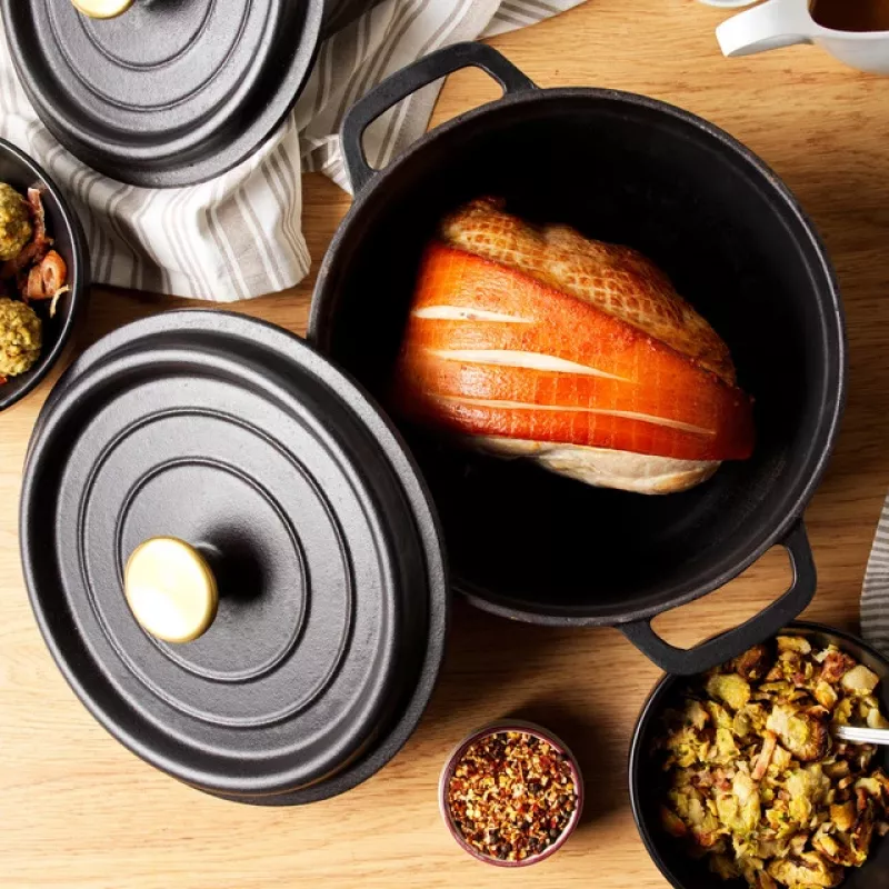 Panela de ferro fundido Russell Hobbs 24 cm, preta