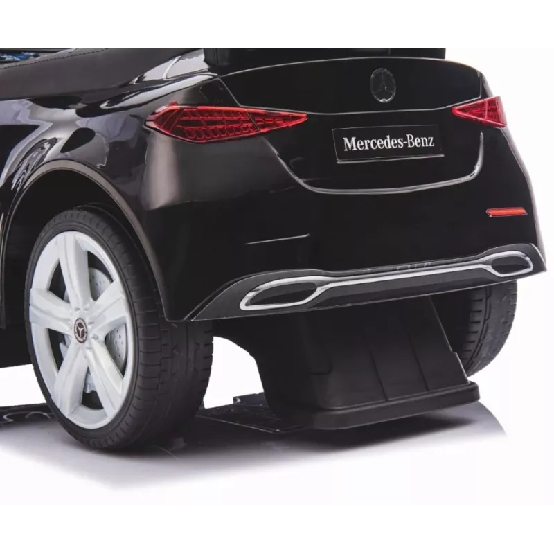 Veículo Mercedes C-Class S preto