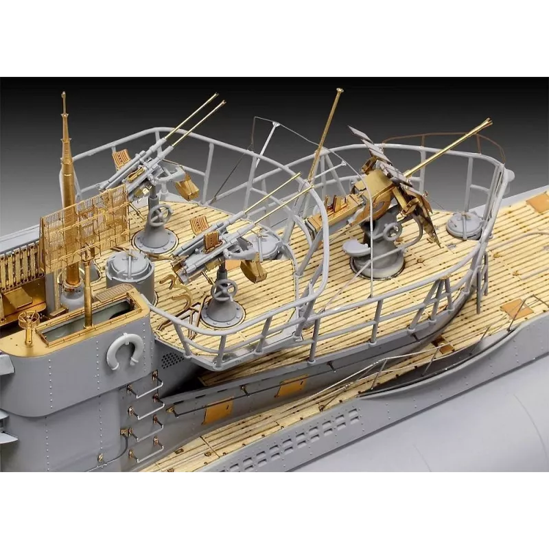 Maquete plástica REVELL Submarino alemão Tipo VII C/41 1:72