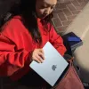 Apple MacBook Air 13 (2025), 24 GB, 512 GB, M4 (10-CPU/10-GPU), Midnight, fonte de alimentação 35W Dual USB-C, alemão, MC6C4D/A