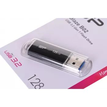 Pen USB Silicon Power 128 GB USB Type-A 3.2 Gen 1 Blaze B02, tampa de plástico, porta-chaves, preto
