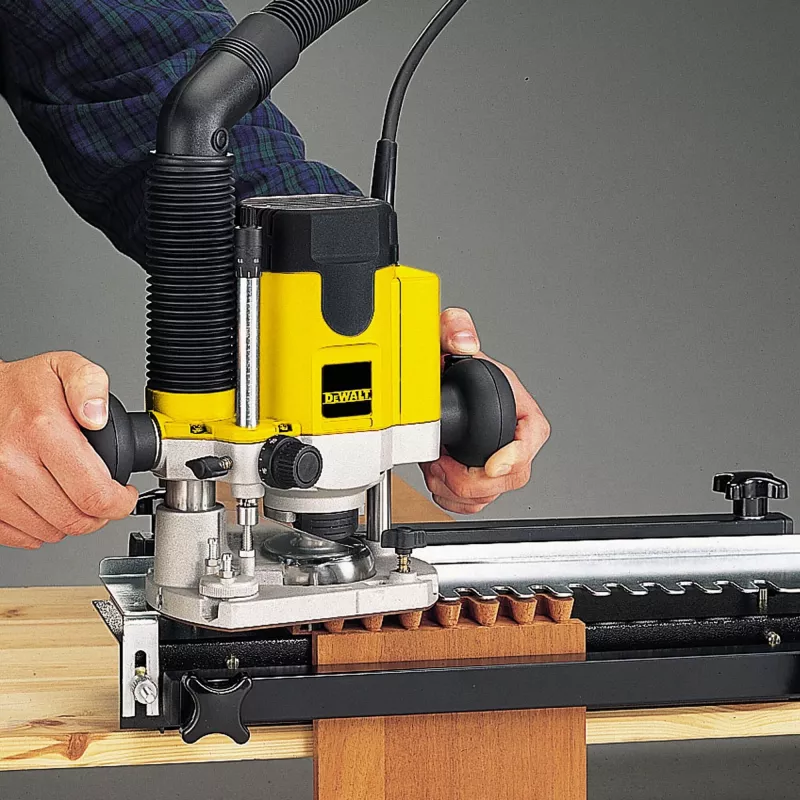 Fresadora de imersão DeWALT DW622KT, 1400 W, em caixa TSTAK