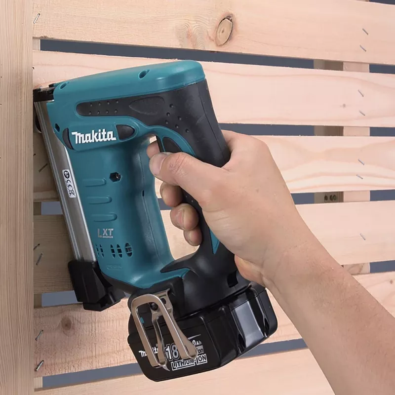 Agrafador Makita DST221Z agrafador a bateria