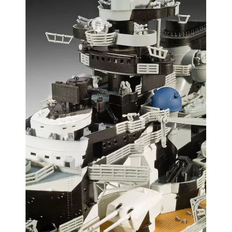 Maquete plástica de navio REVELL Tirpitz escala 1:350