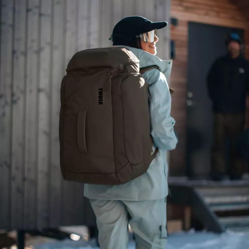 Mochila de esqui e botas de snowboard com rodas Thule 5157 Roundtrip 60L Deep Khaki