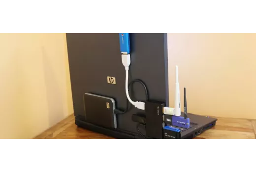 Hub USB ou docking station: de que solução precisa realmente o seu posto de trabalho?