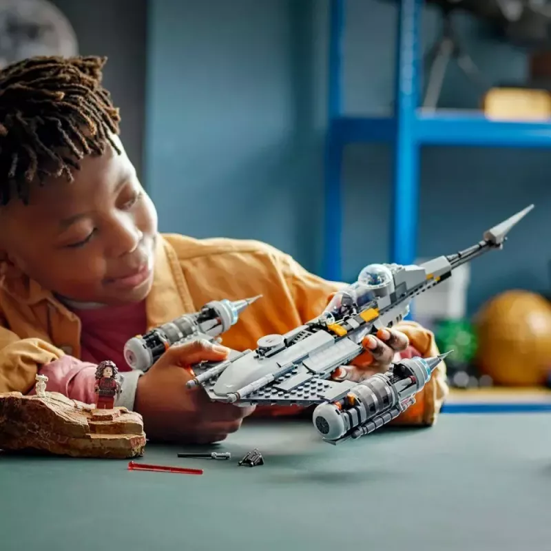 LEGO Star Wars N-1 Starfighter com figura The Child (Baby Yoda) 75325