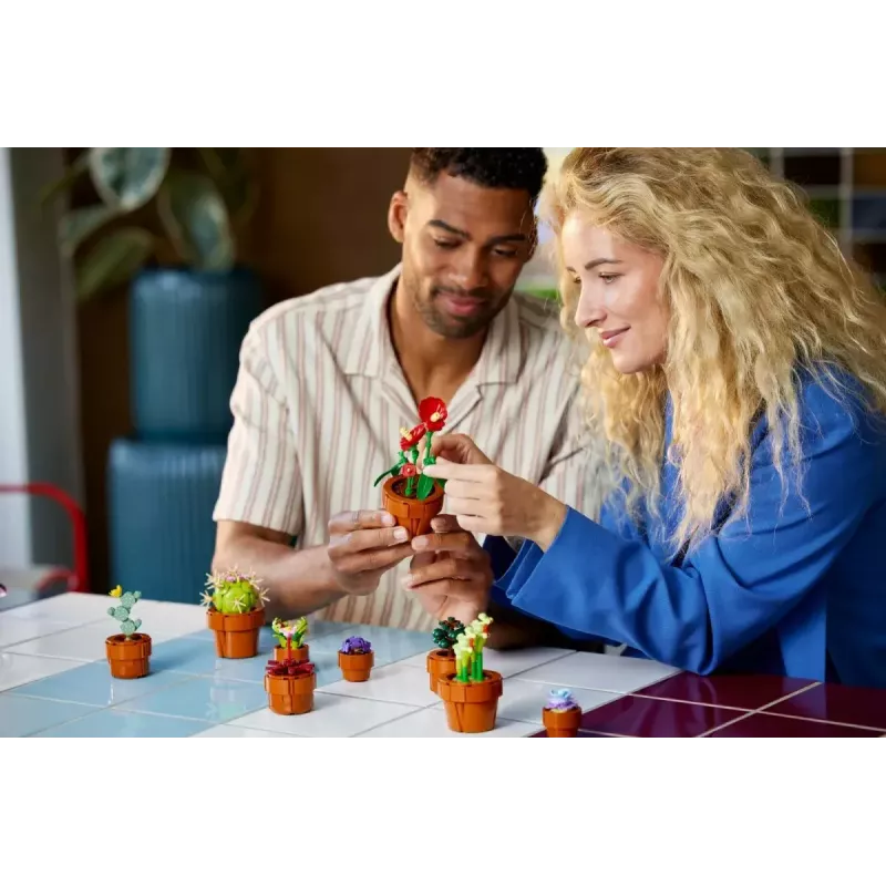 LEGO Icons Conjunto Mini Plantas 10329 — 9 pequenos modelos de plantas de construção, 758 peças, a partir de 18 anos