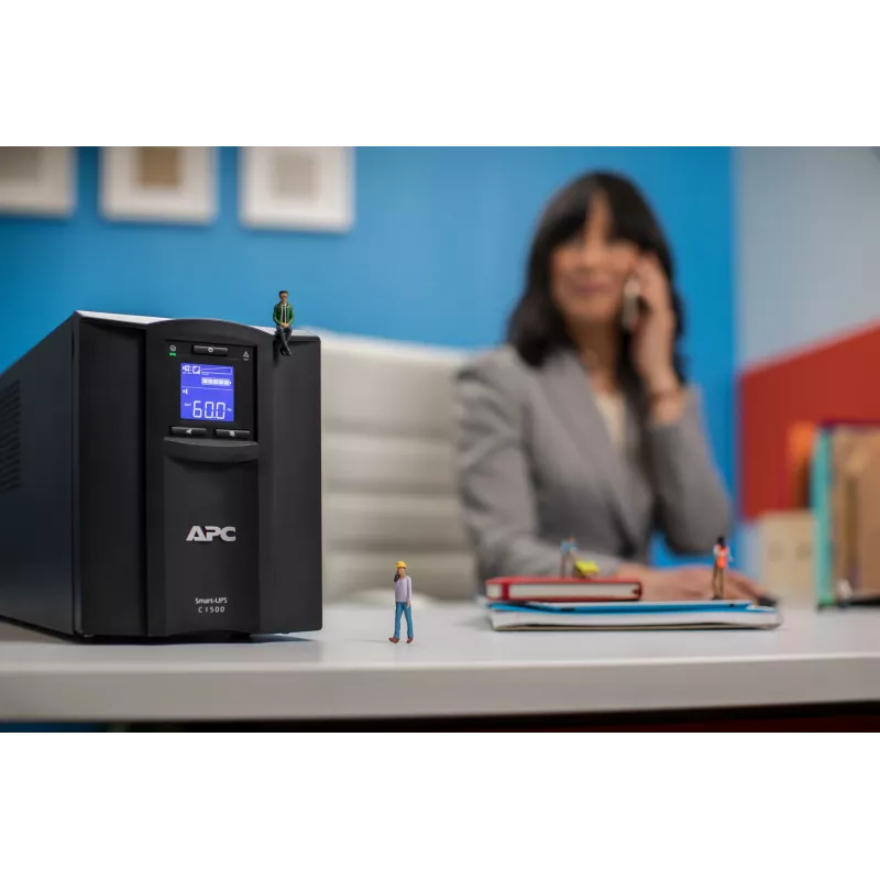 UPS APC Smart-UPS SMC1500IC - 8x C13, USB, SmartConnect, 1500VA, Line-Interactive, 1,5 kVA, 900 W, sinusoidal, 170 V, 300 V