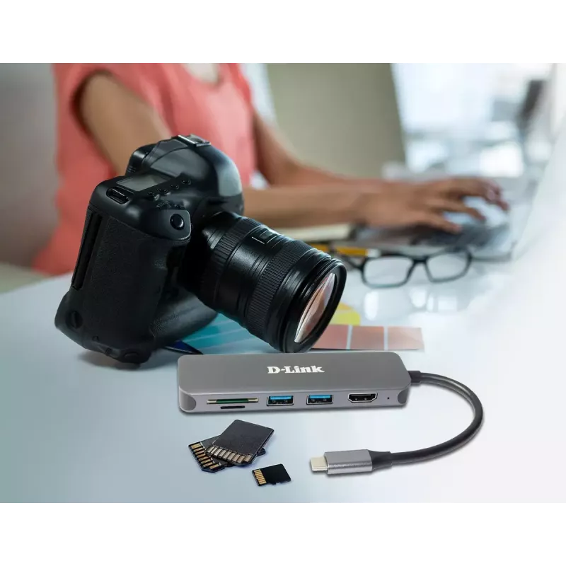D-Link Hub USB-C 6-em-1 com HDMI/Leitor de cartões/Power Delivery