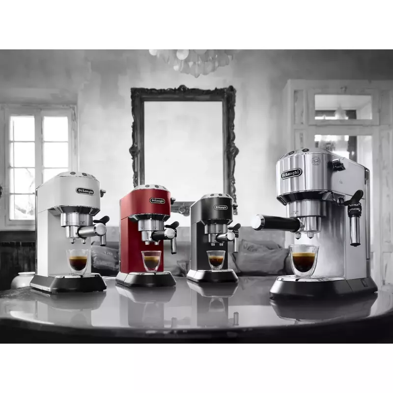 De’Longhi Dedica Style EC 685.BK Máquina de café expresso semiautomática 1,1 L