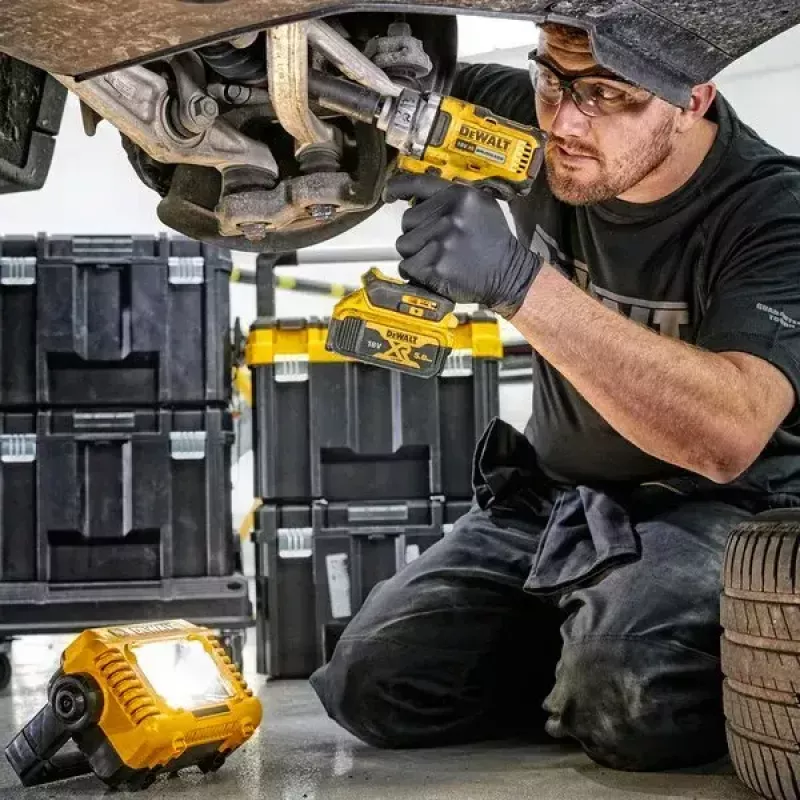 Luminária de trabalho autónoma DeWalt DCL077-XJ, 2000 lm, IP54, sem fios (bateria vendida separadamente)