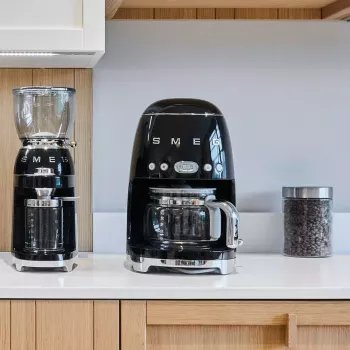 Máquina de café de filtro Smeg 1,4 L DCF02BLEU