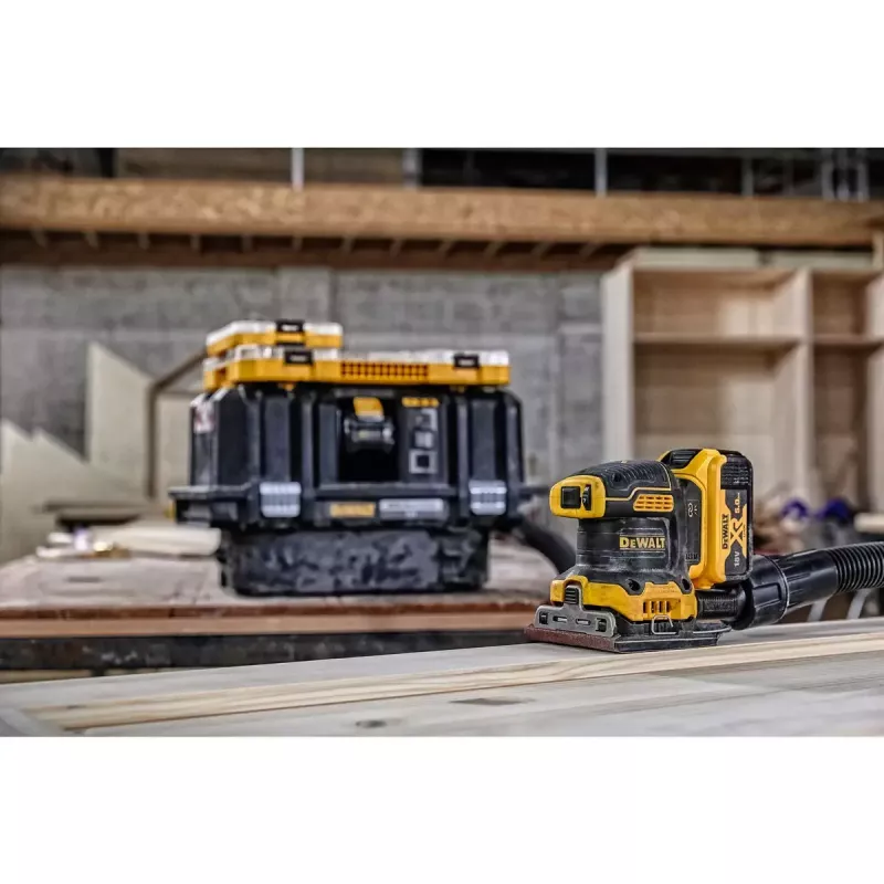 Lixadeira portátil DeWALT DCW200N-XJ