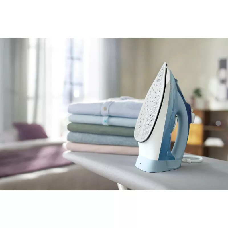Ferro de engomar a vapor Philips DST5030/20 — 2400W, depósito 0,32 L, base SteamGlide Plus, 45 g/min vapor contínuo, 180 g/min golpe de vapor, azul