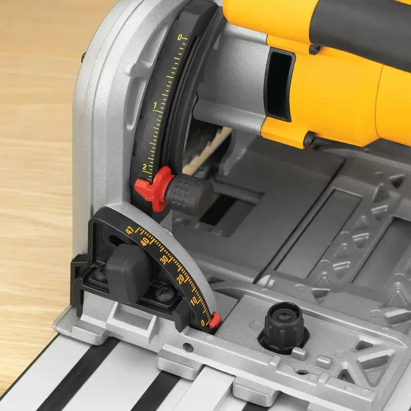 DeWALT serra de mergulho 690 W, lâmina de 165 mm, profundidade de corte 55 mm, com mala e calha guia