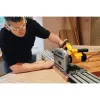 DeWALT serra de mergulho 690 W, lâmina de 165 mm, profundidade de corte 55 mm, com mala e calha guia