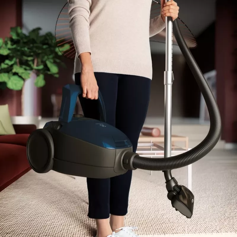 Aspirador de pó com saco Electrolux PD82-4ST — 3,5 L saco, EPA E12, 500 W, raio de 12 m, 57 dB