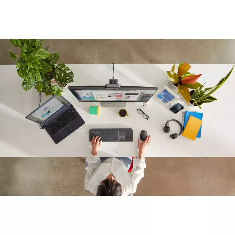 LOGITECH MX Keys For Business - Graphite - Dinamarquês/ Norueguês/ Sueco/ Finlandês Qwerty