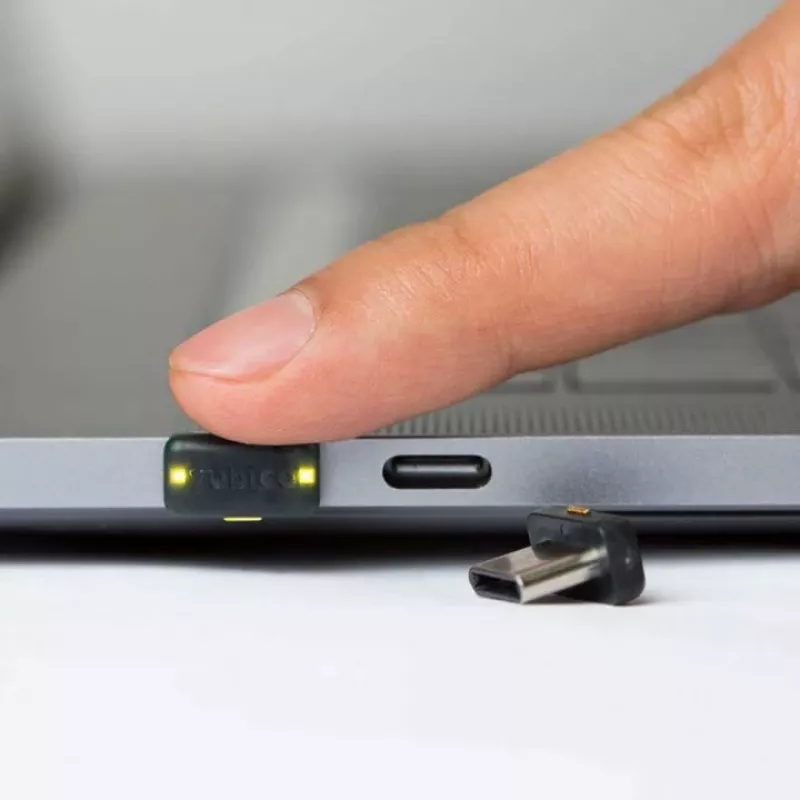 Chave de segurança Yubico YubiKey 5C Nano