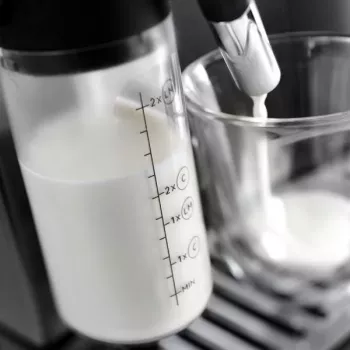 Máquina de café expresso De’Longhi Magnifica Evo ECAM290.81.TB — automática, depósito de água 1,8 l, recipiente de grãos 250 g, 15 bar, controlo tátil