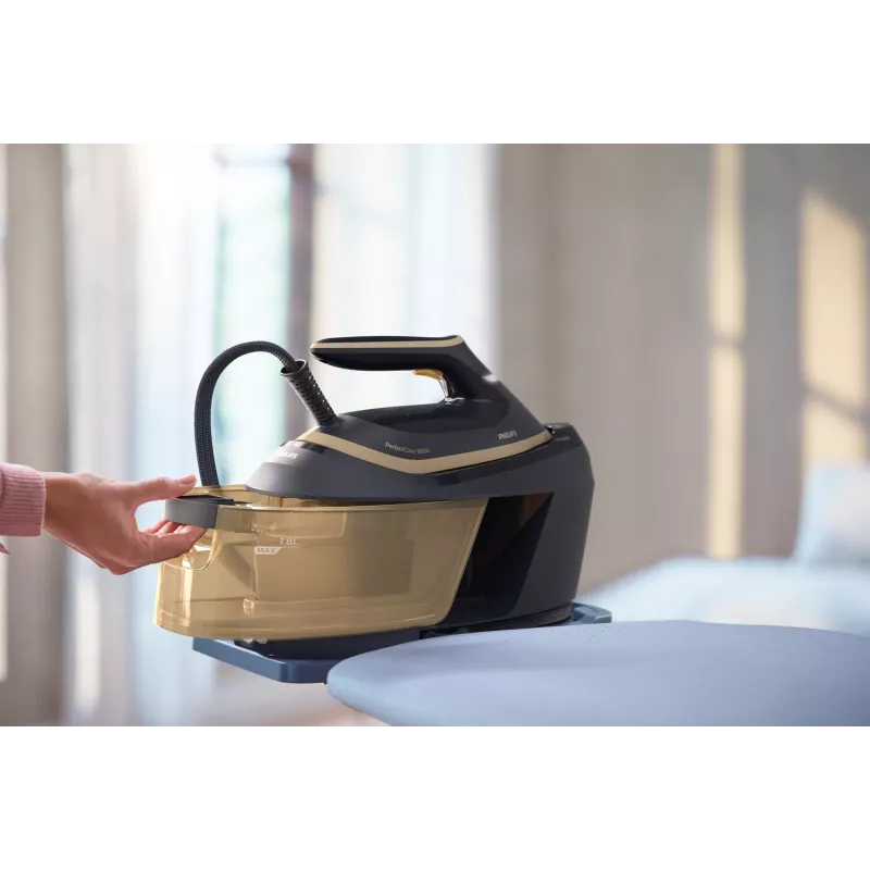 Philips PerfectCare 6000 Series PSG6066/20 ferro com gerador de vapor, 2400 W, 8 bar, jato de vapor de 600 g/min, depósito de 1,8 L, base SteamGlide Advanced, preto/castanho