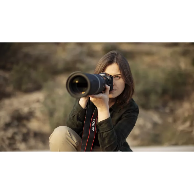 Canon EOS R7 câmara mirrorless com objetiva RF-S 18-150mm F3.5-6.3 IS STM, 32,5 MP CMOS, vídeo 4K, 0,53 kg, preta
