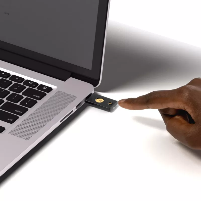 Chave de segurança YUBICO NFC USB-A