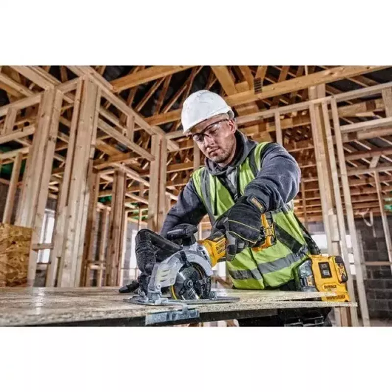 Serra Circular DeWALT DCS691N-XJ