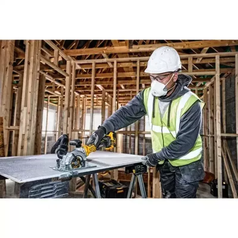 Serra Circular DeWALT DCS691N-XJ