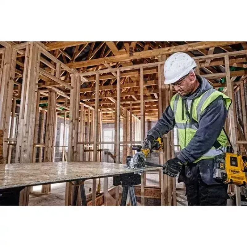 Serra Circular DeWALT DCS691N-XJ