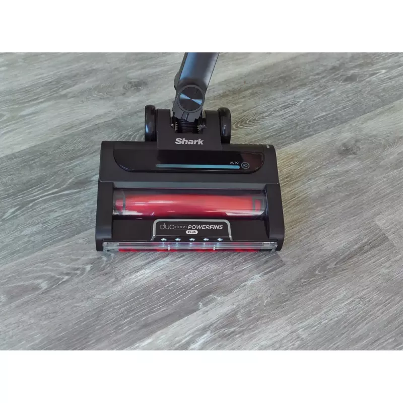Aspirador vertical 2 em 1 Shark Stratos, sem saco, a bateria, 60 min. de autonomia, escova motorizada, bocal para fendas, estação de carregamento