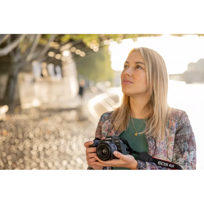 Canon EOS R8, 24,2 MP, 6000 x 4000 píxeis, CMOS, 4K Ultra HD, ecrã tátil, preto