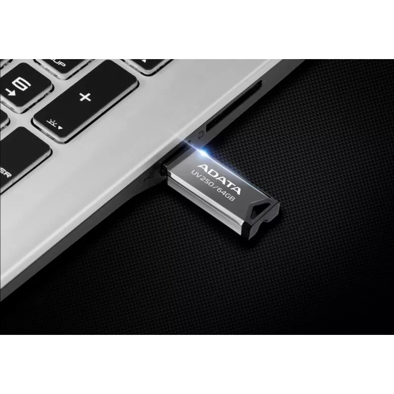 Pen drive ADATA UV250 32 GB USB Type-A 2.0 prateada