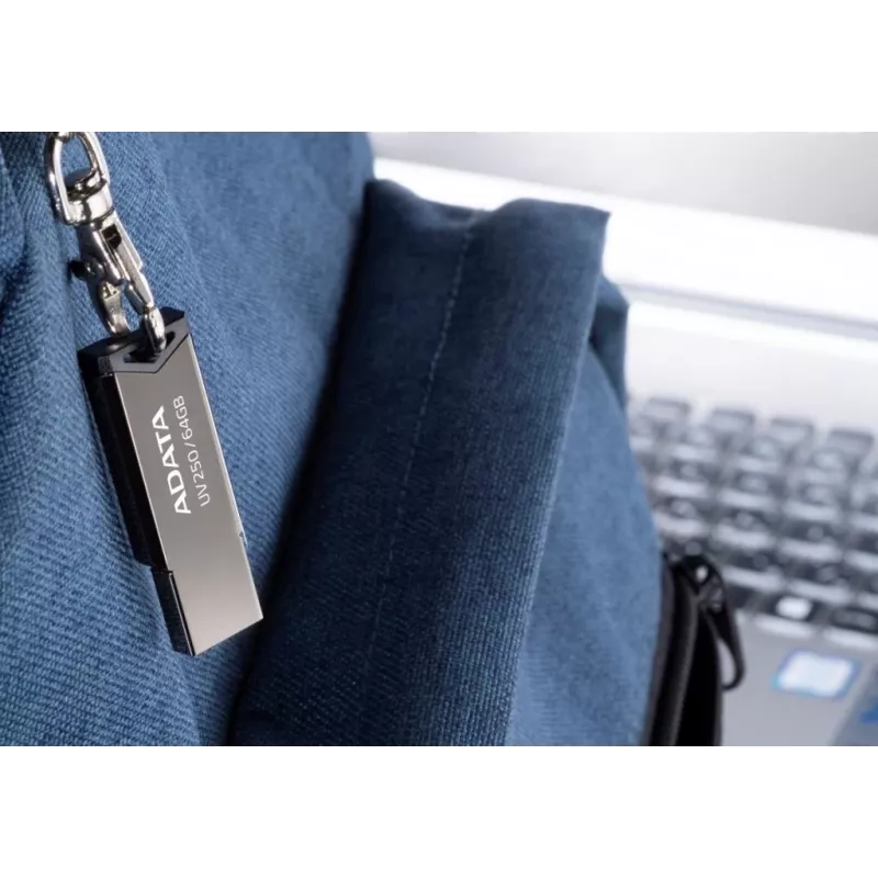 Pen drive ADATA UV250 32 GB USB Type-A 2.0 prateada