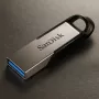 WESTERN DIGITAL SanDisk Ultra Flair - 256GB pen USB - USB 3.0 - Preto / Prateado