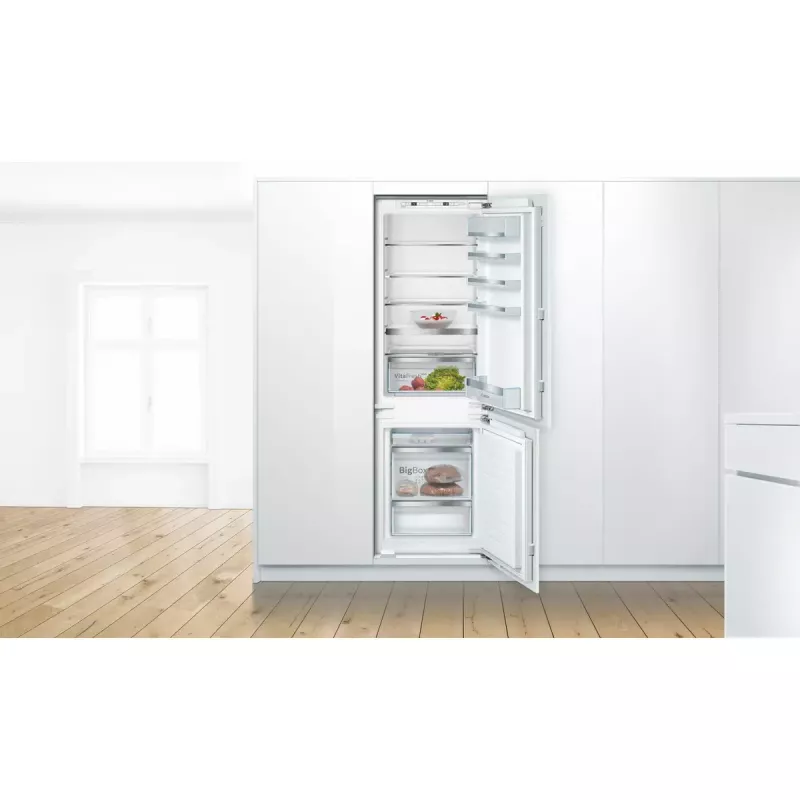 Combinado de encastrar frigorífico-congelador Bosch Serie 6 KIS86AFE0, 266 L total, 192 L de refrigeração, 74 L de congelação em baixo, controlo tátil, porta reversível