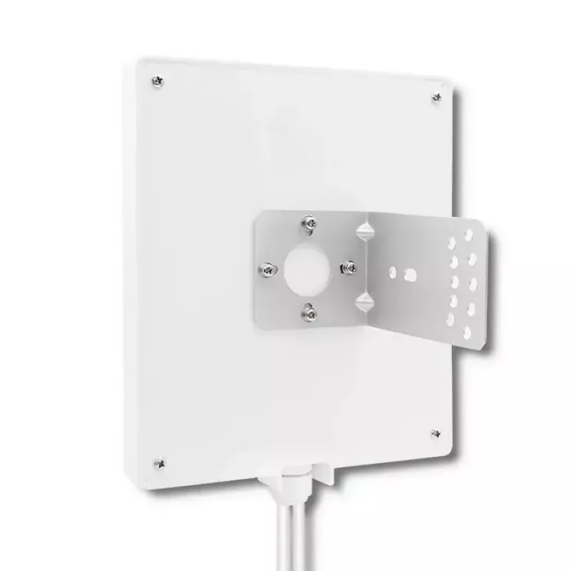 Antena direcional exterior 5G LTE QOLTEC 57022 — 14 dBi, 700–3800 MHz, 50 Ω, caixa em cobre