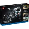 Modelo de mota LEGO Technic BMW M1000RR 42130 com motor detalhado e suspensão funcional